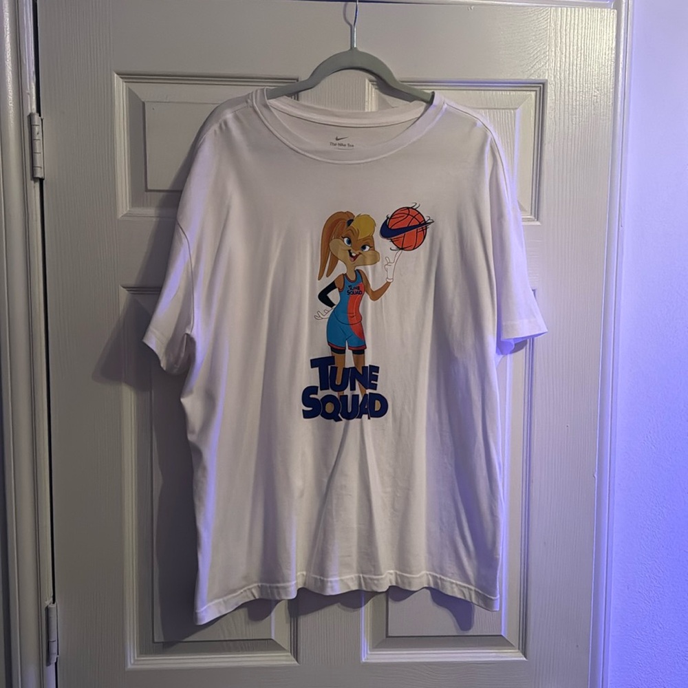 Oversized NIKE Tune Squad T-shirt!